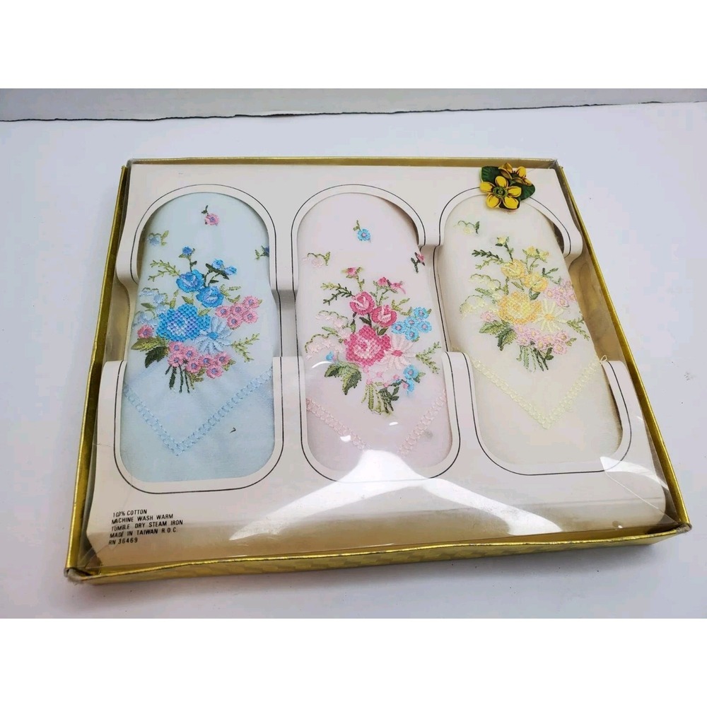 Vintage Floral Embroidered Handkerchiefs Hankies 100% Cotton 3 Pk‎ Taiwan New